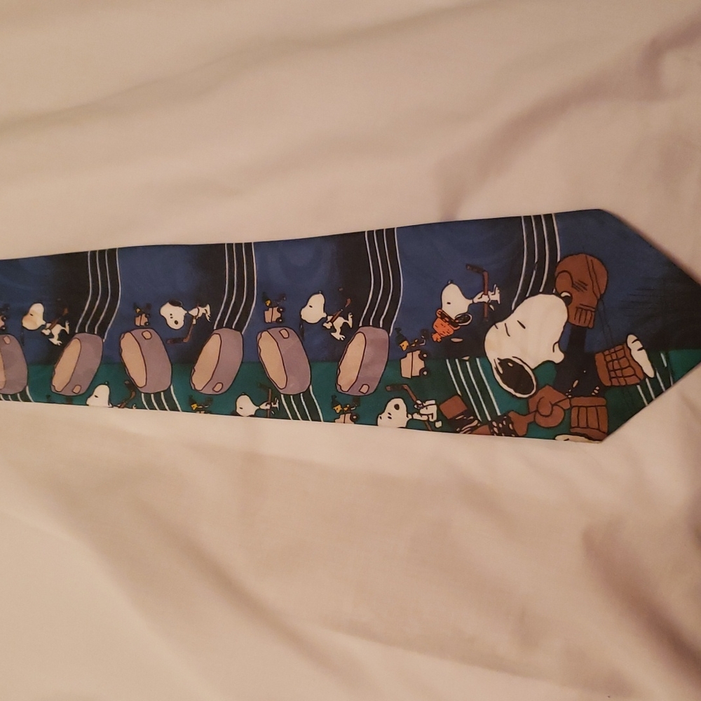 Men's Novelty Tie - Peanuts Snoopy Hockey
